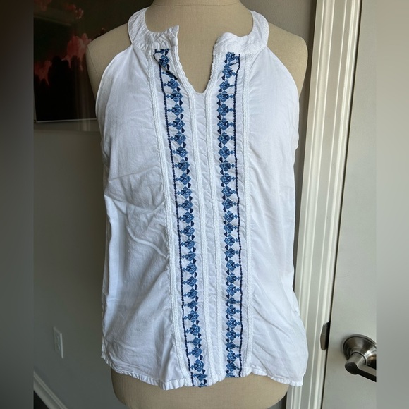 Vineyard Vines White Tank Top with Blue Embroidery | Size 0 | Coastal Chic - Picture 1 of 7